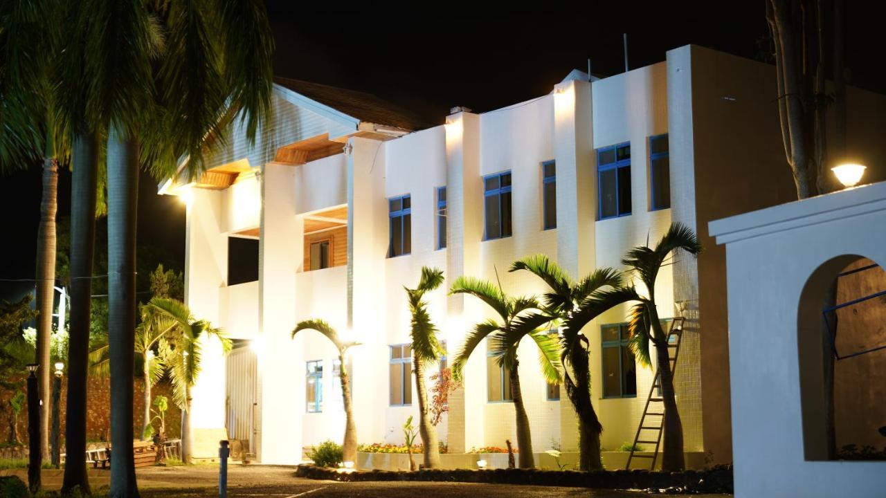 Super White Hotel T'ai-tung Exterior foto